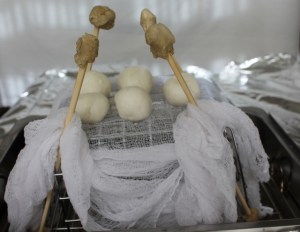 A Frame for the cheese to rest on